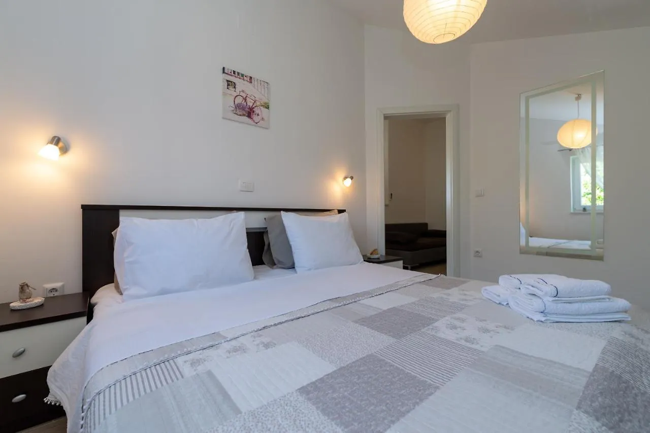 Apartments Barba Maslenica Croatia