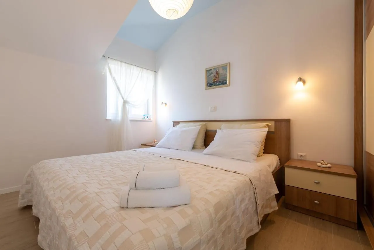 Apartments Barba Maslenica