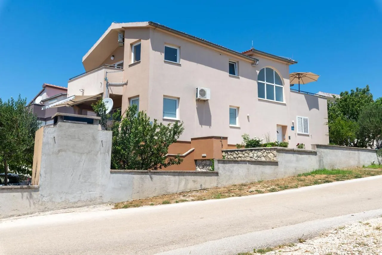 Apartments Barba Maslenica